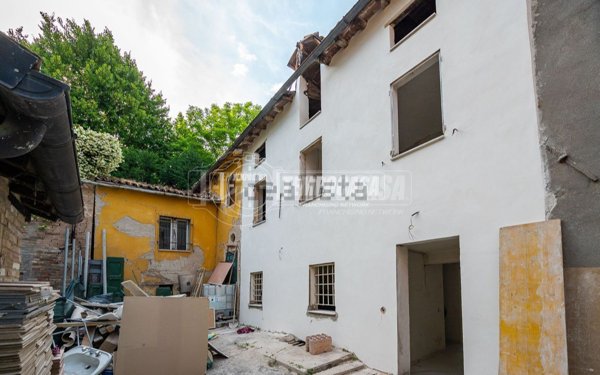 casa indipendente in vendita a Maranello in zona San Venanzio