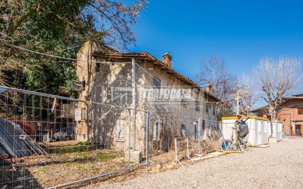 casale in vendita a Maranello