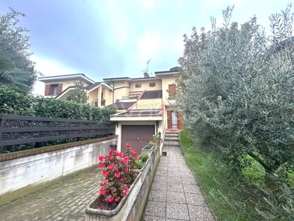 casa indipendente in vendita a Maranello in zona Pozza