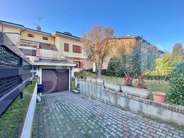 casa indipendente in vendita a Maranello in zona Pozza