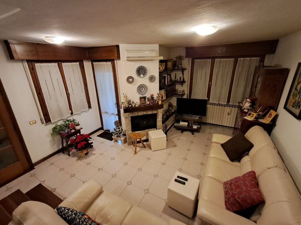 casa indipendente in vendita a Maranello in zona Torre Maina