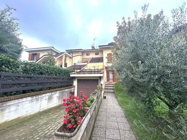 casa indipendente in vendita a Maranello in zona Pozza