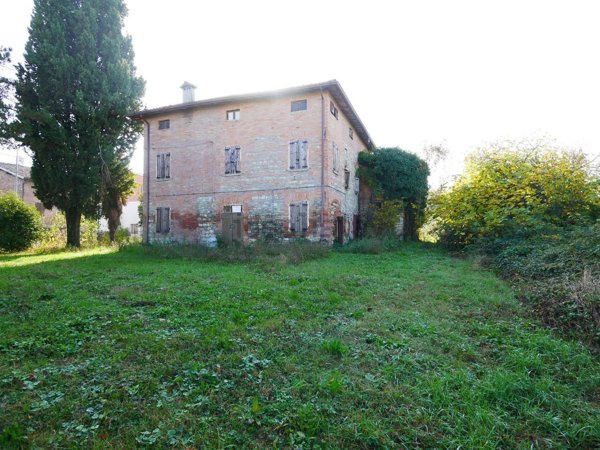 casale in vendita a Maranello