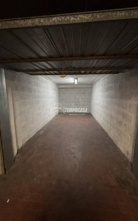 locale di sgombero in vendita a Maranello