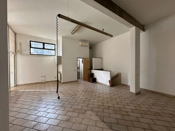 negozio in vendita a Maranello