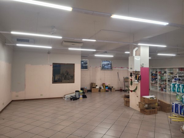 negozio in vendita a Maranello