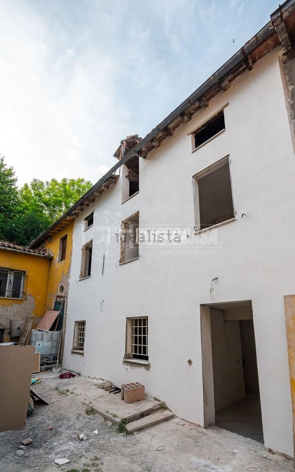 casa indipendente in vendita a Maranello in zona San Venanzio