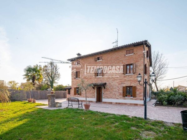 casa indipendente in vendita a Maranello in zona Pozza
