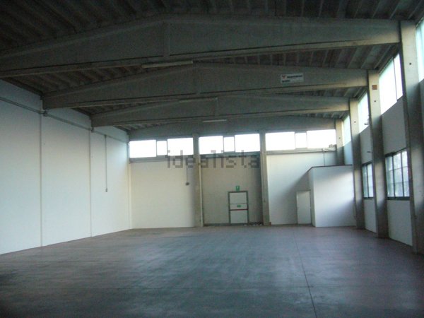 capannone in vendita a Maranello