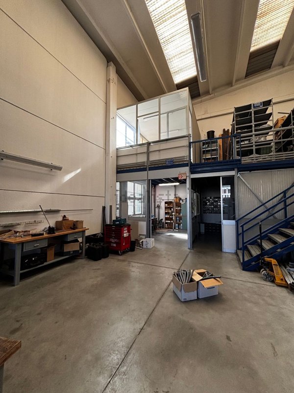 capannone in vendita a Maranello