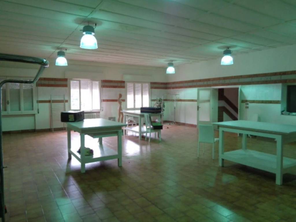 negozio in vendita a Maranello