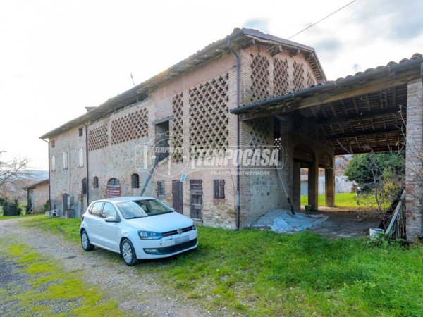 casale in vendita a Maranello in zona Torre Maina