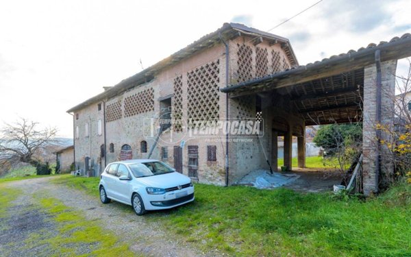 casale in vendita a Maranello in zona Torre Maina
