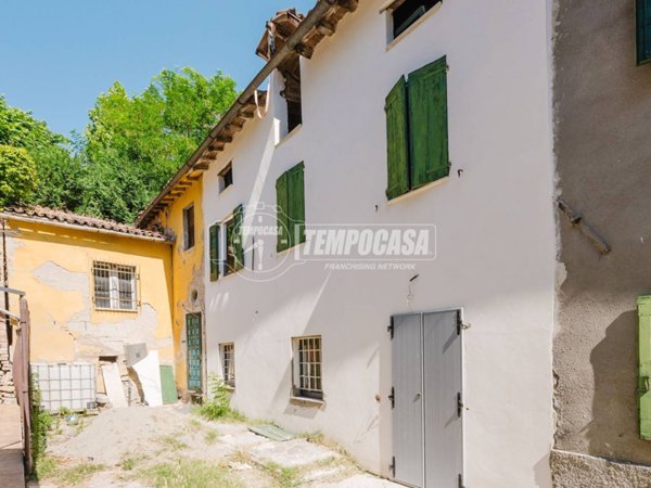 casa indipendente in vendita a Maranello in zona Torre delle Oche