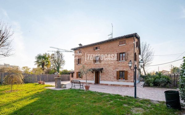 casa indipendente in vendita a Maranello in zona Pozza