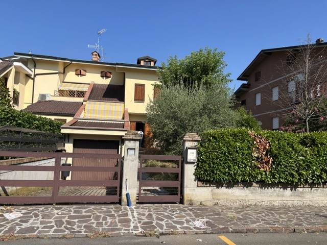 casa indipendente in vendita a Maranello in zona Pozza