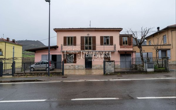 casa indipendente in vendita a Marano sul Panaro in zona Casona