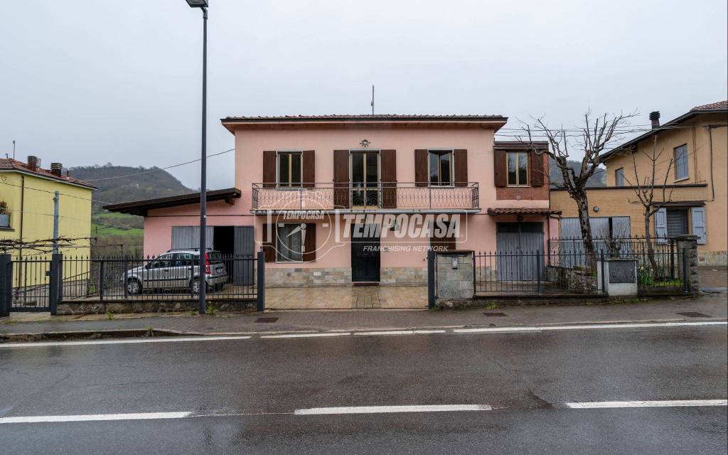 casa indipendente in vendita a Marano sul Panaro in zona Casona
