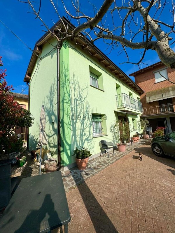 casa indipendente in vendita a Medolla