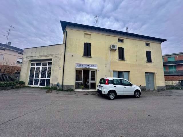 intera palazzina in vendita a Medolla