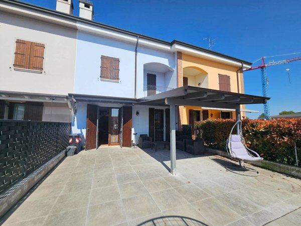 casa indipendente in vendita a Medolla