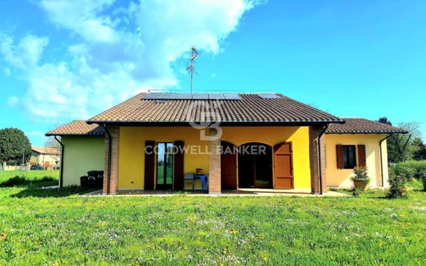 casa indipendente in vendita a Medolla in zona Villafranca