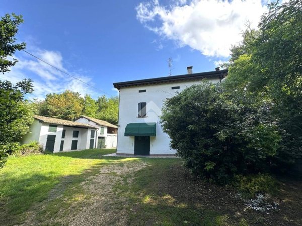 casa indipendente in vendita a Medolla