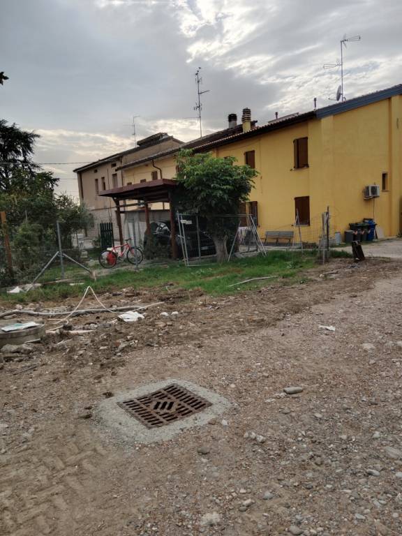 casa indipendente in vendita a Medolla in zona Villafranca