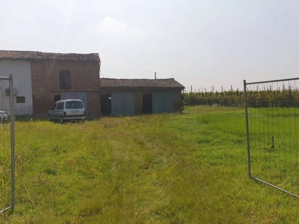 casa indipendente in vendita a Medolla in zona Villafranca