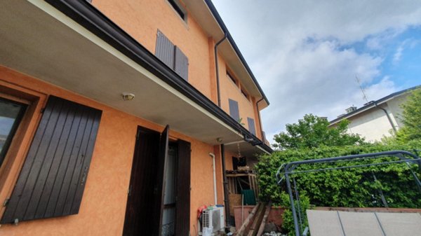 casa indipendente in vendita a Medolla