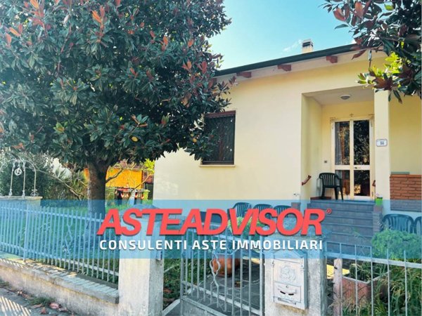 casa indipendente in vendita a Medolla