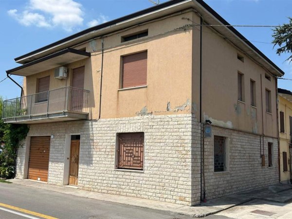 appartamento in vendita a Medolla in zona Villafranca