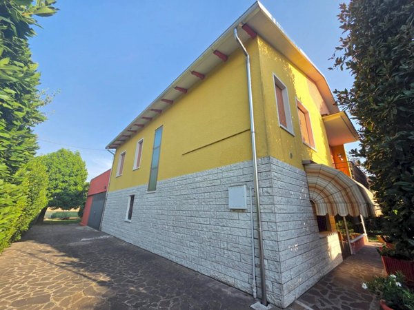 casa indipendente in vendita a Medolla
