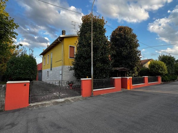 casa indipendente in vendita a Medolla