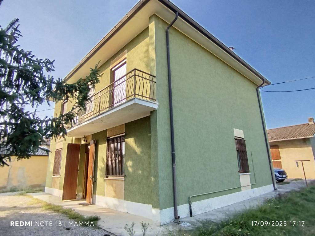 casa indipendente in vendita a Medolla in zona Villafranca