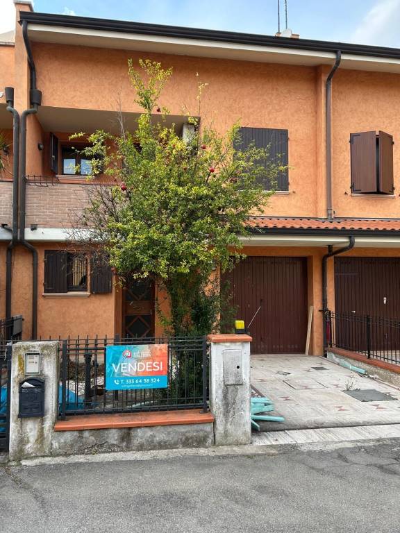 casa indipendente in vendita a Medolla