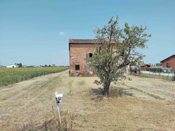 casa indipendente in vendita a Medolla in zona Villafranca