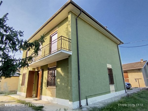 casa indipendente in vendita a Medolla in zona Villafranca