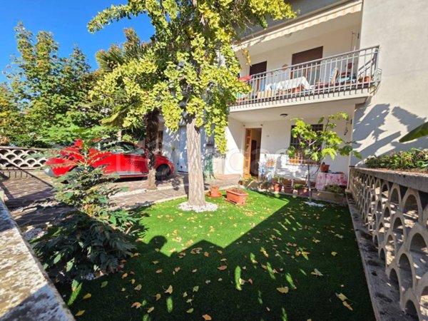 casa indipendente in vendita a Medolla