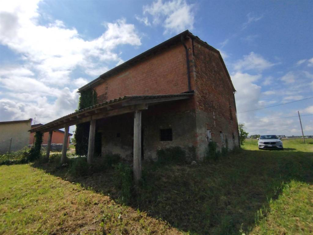 casa indipendente in vendita a Medolla in zona Villafranca