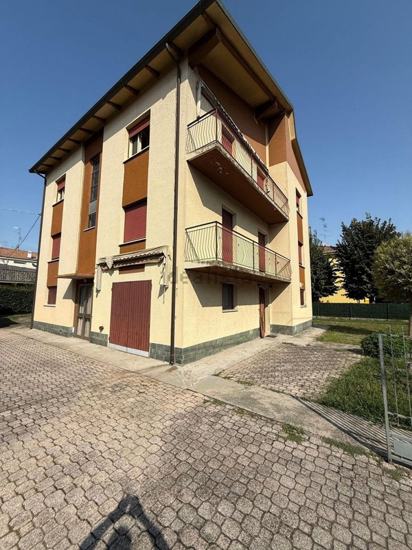 casa indipendente in vendita a Medolla