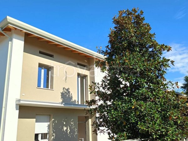 casa indipendente in vendita a Medolla