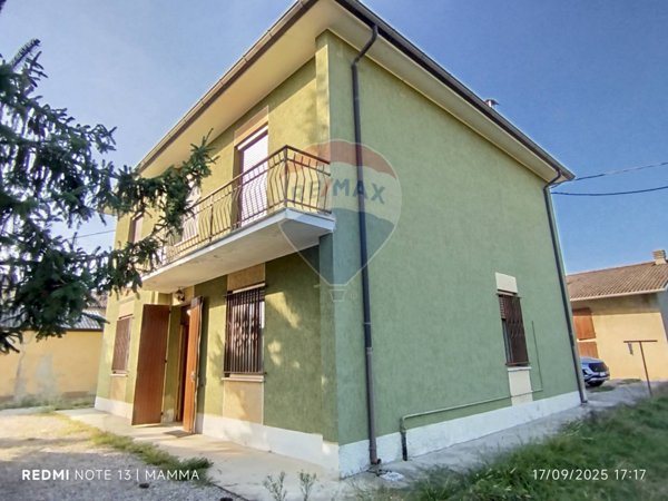 casa indipendente in vendita a Medolla in zona Villafranca