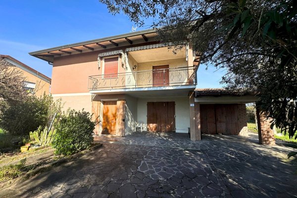 casa indipendente in vendita a Medolla