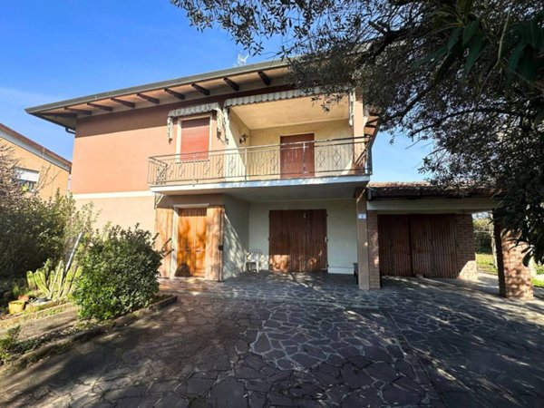 casa indipendente in vendita a Medolla
