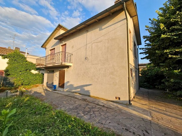 casa indipendente in vendita a Medolla