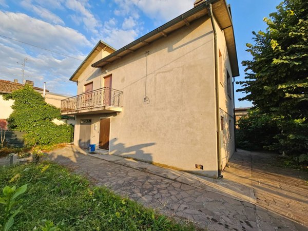 casa indipendente in vendita a Medolla