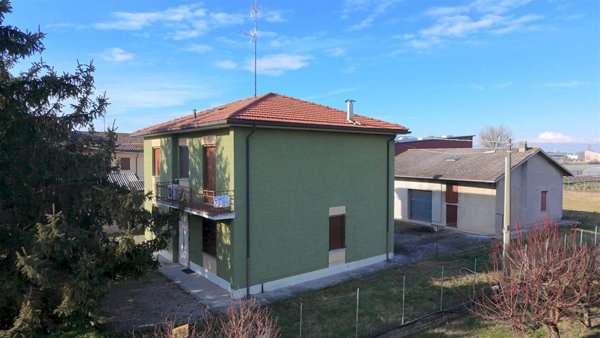 casa indipendente in vendita a Medolla in zona Villafranca