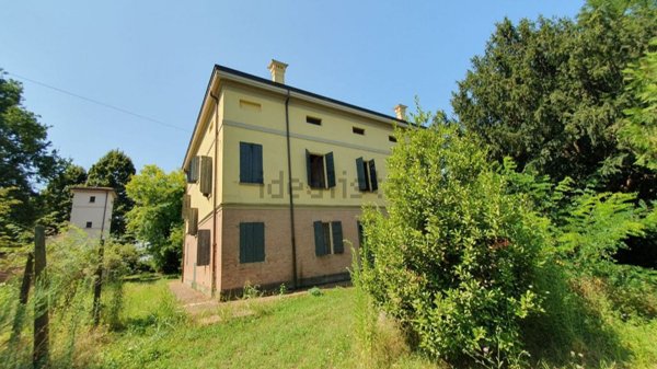 villa in vendita a Medolla in zona Villafranca