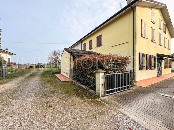 appartamento in vendita a Medolla in zona Villafranca